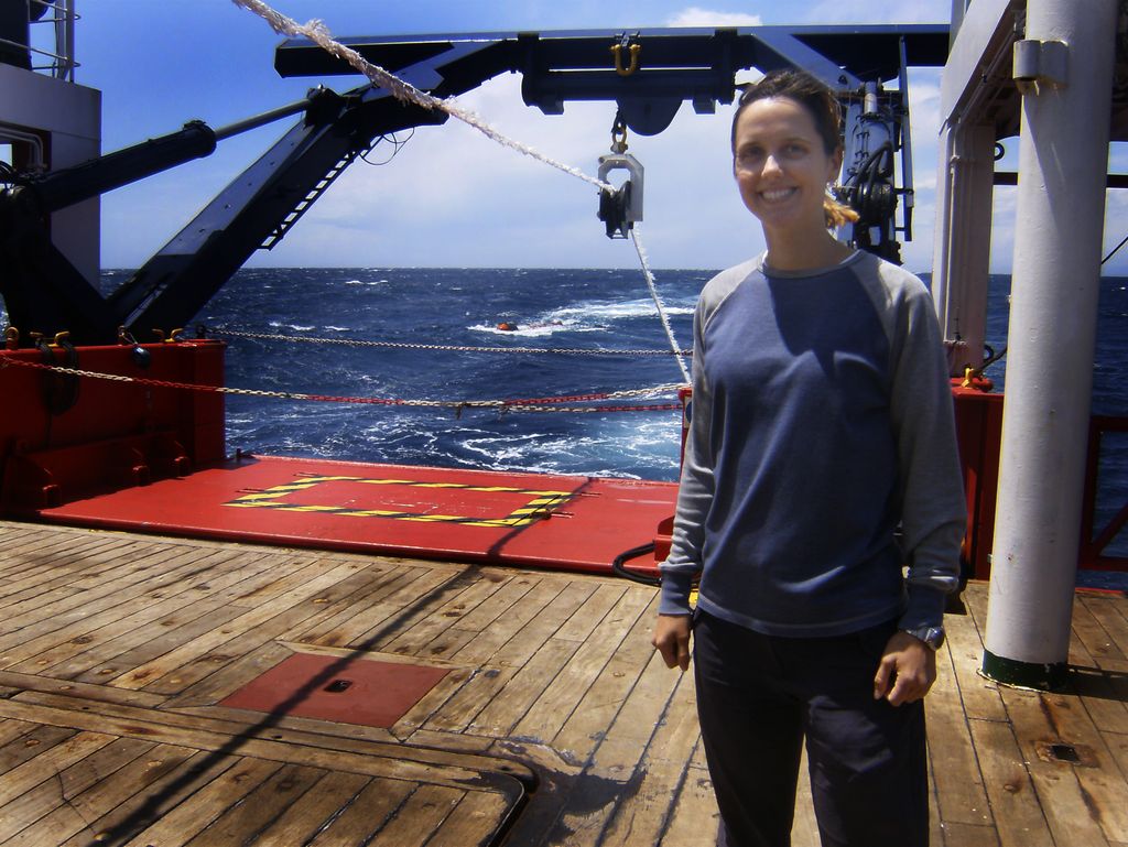 A geóloga Carla Sena numa outra expedição realizada recentemente ao Mar de Alborán, situado no extremo Oeste do Mar Mediterrâneo